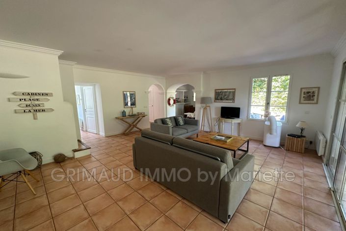 Image No.6-4 Bed House for sale