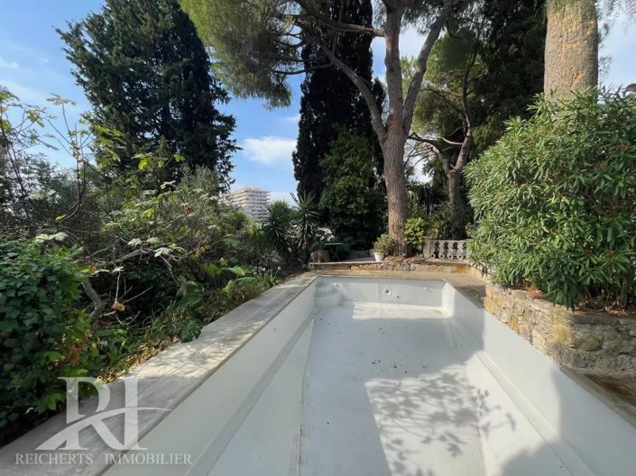 Image No.27-4 Bed House for sale