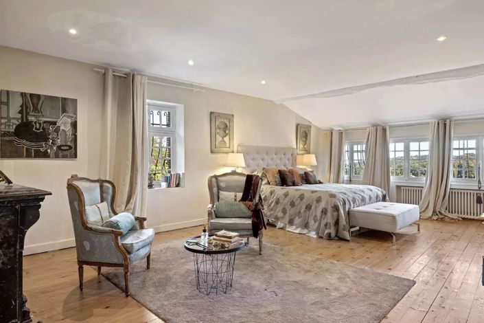 Image No.6-5 Bed House for sale