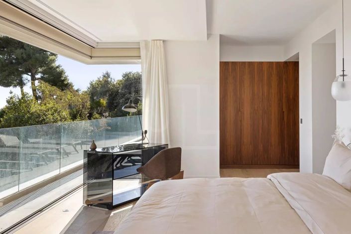 Image No.7-6 Bed House for sale