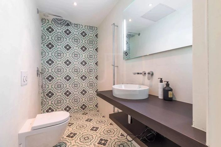 Image No.9-4 Bed House for sale