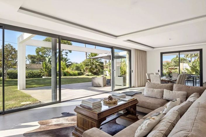 Image No.1-4 Bed House for sale