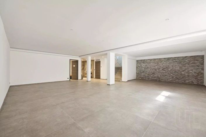 Image No.13-4 Bed House for sale