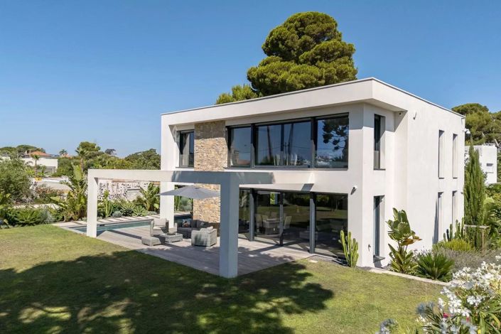 Image No.2-4 Bed House for sale