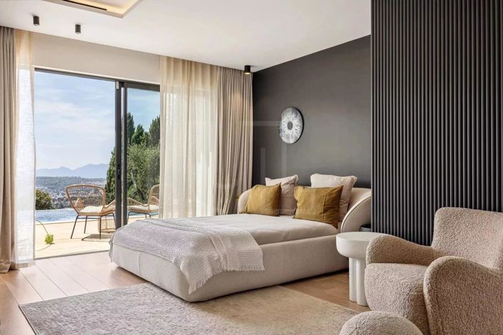 Image No.6-4 Bed House for sale