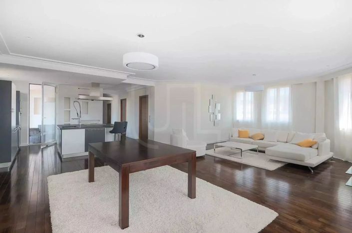 Image No.11-3 Bed Apartment for sale