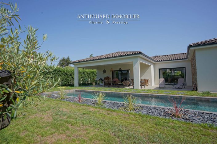 Image No.1-4 Bed House for sale