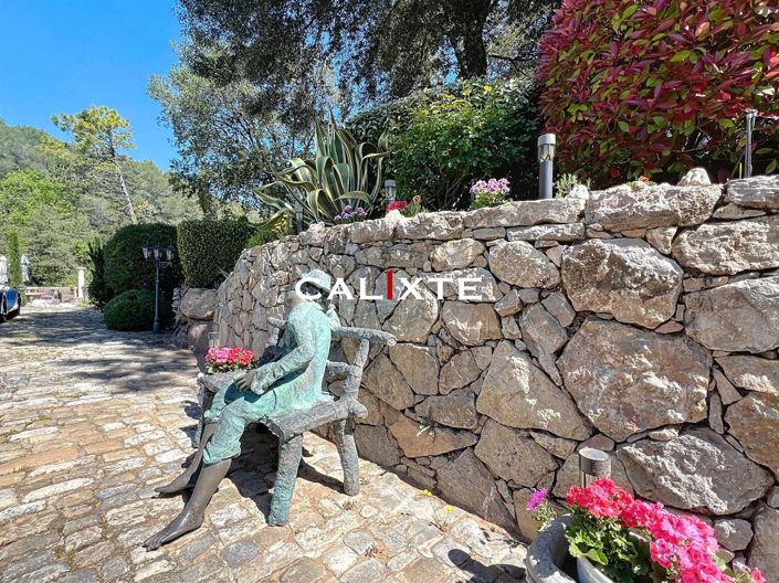 Image No.15-4 Bed Property for sale