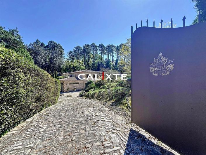 Image No.20-4 Bed Property for sale