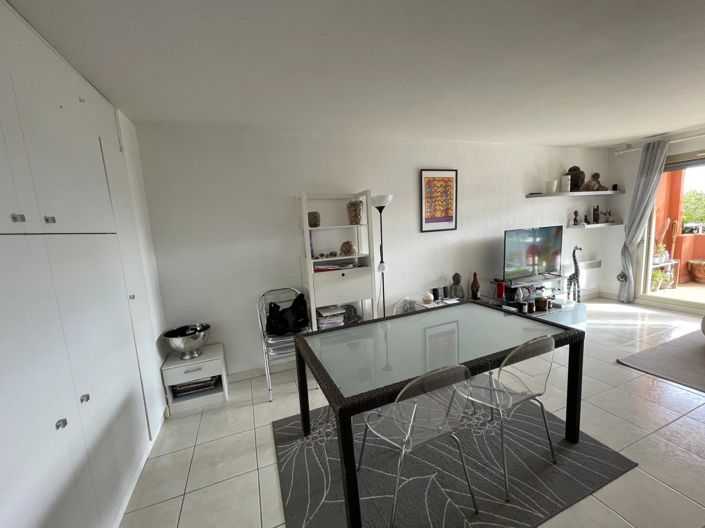 Image No.9-1 Bed Apartment for sale