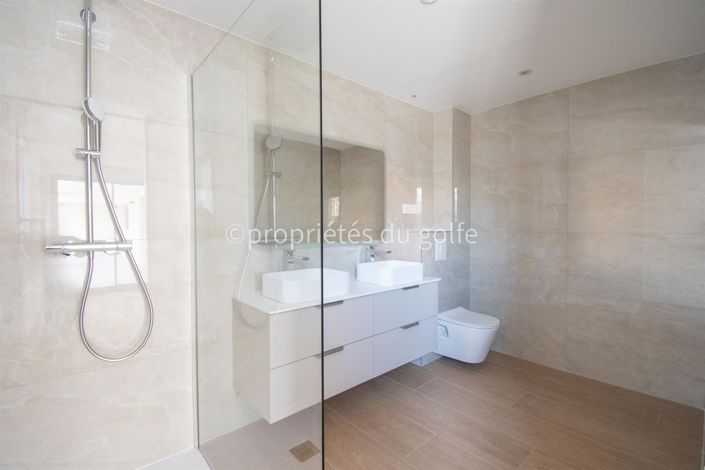 Image No.9-3 Bed Apartment for sale