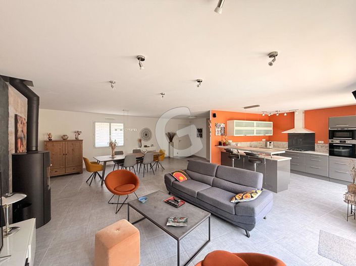 Image No.6-3 Bed House for sale