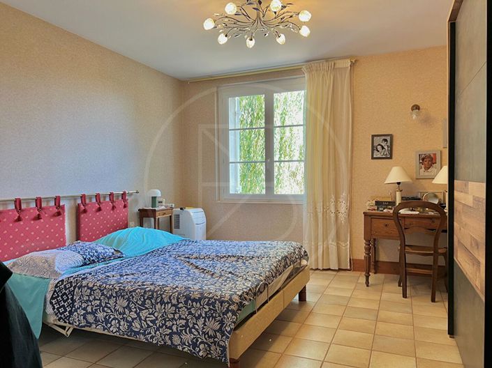 Image No.10-4 Bed House for sale