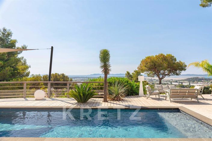 Image No.1-7 Bed House for sale