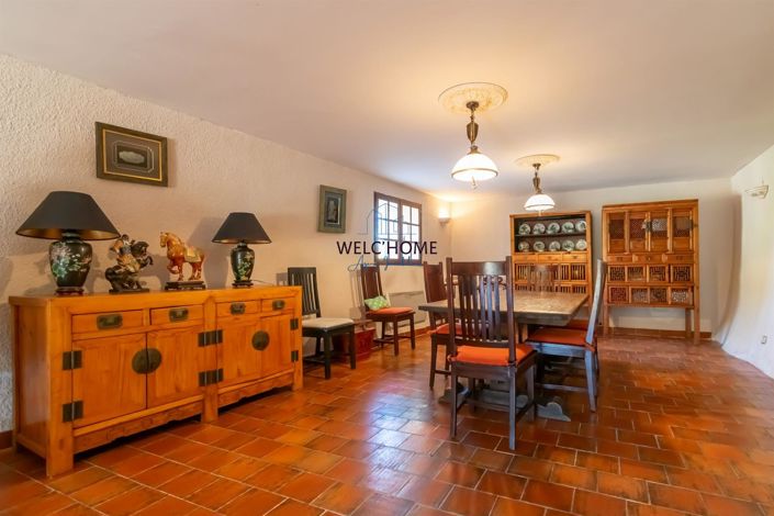 Image No.16-6 Bed House for sale