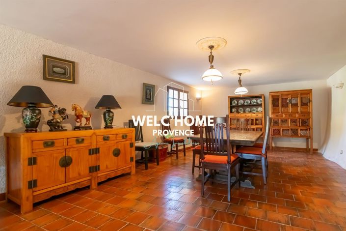 Image No.16-6 Bed House for sale