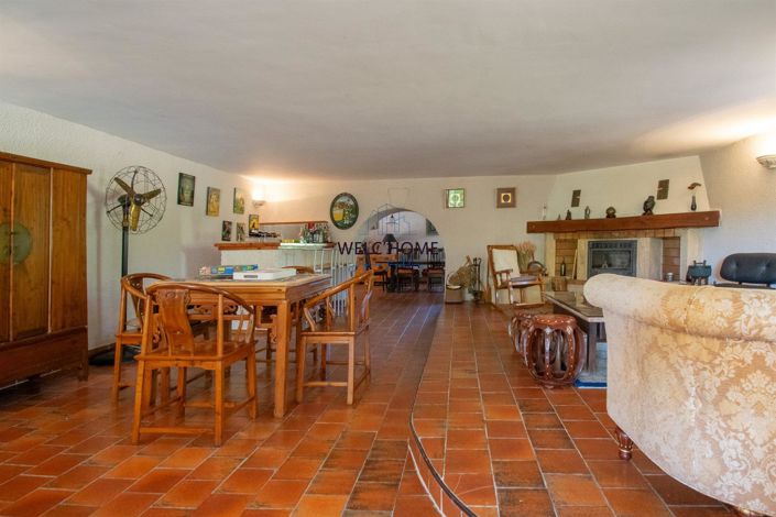 Image No.18-6 Bed House for sale