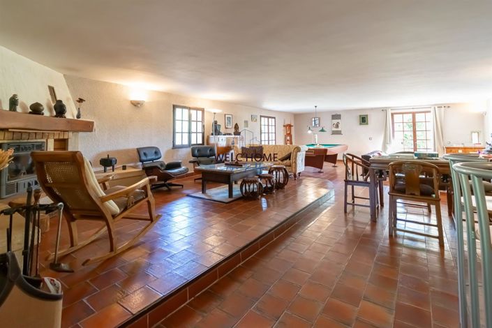 Image No.19-6 Bed House for sale