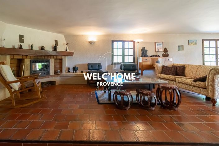 Image No.20-6 Bed House for sale