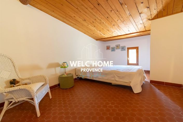 Image No.21-6 Bed House for sale