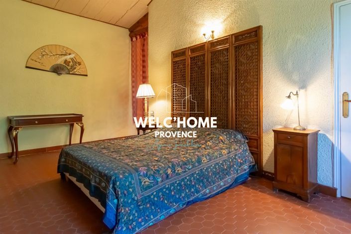 Image No.25-6 Bed House for sale