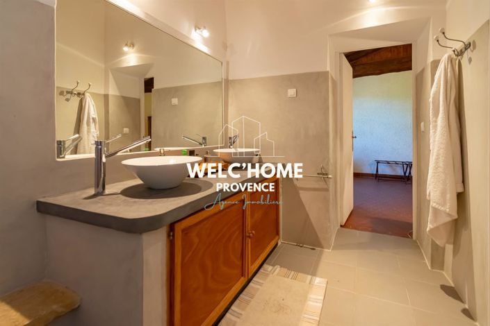 Image No.27-6 Bed House for sale