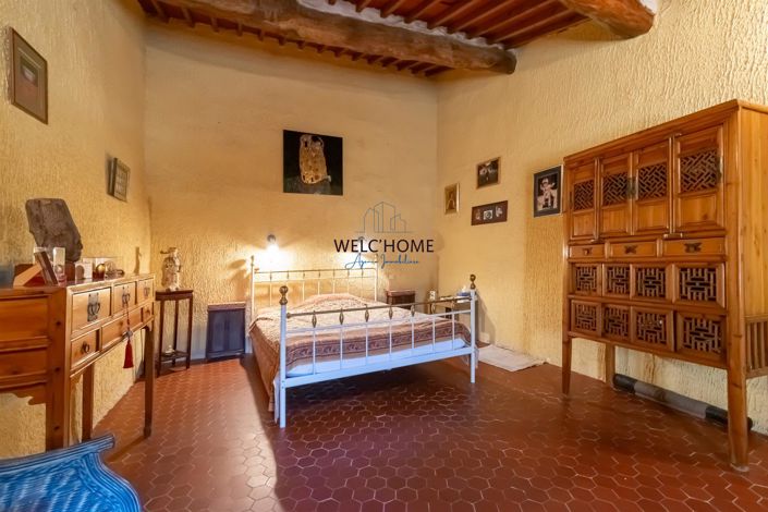 Image No.9-6 Bed House for sale