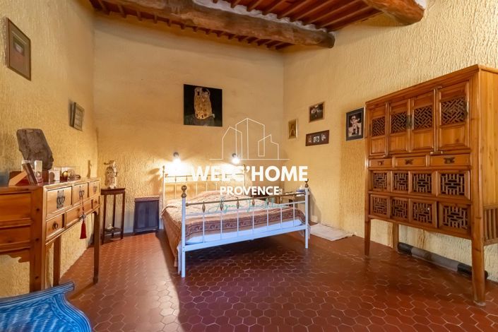 Image No.9-6 Bed House for sale