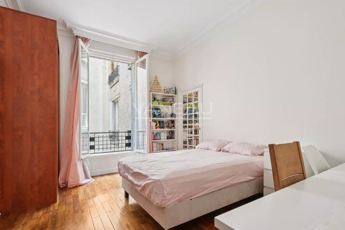 Image No.10-3 Bed Apartment for sale