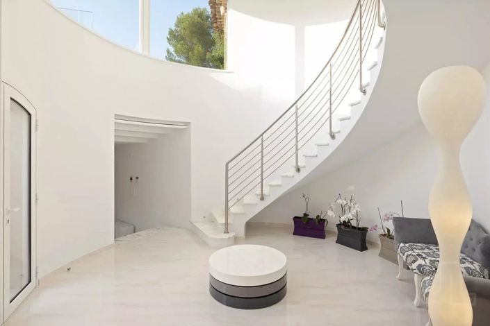 Image No.10-8 Bed House for sale