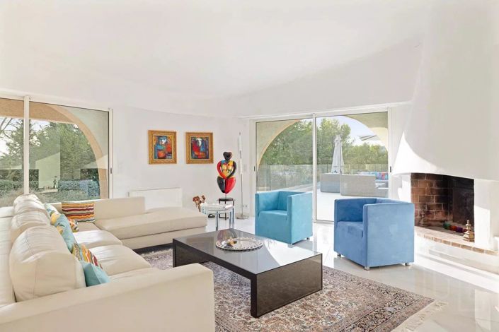 Image No.7-8 Bed House for sale