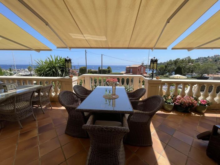 Image No.1-4 Bed House for sale