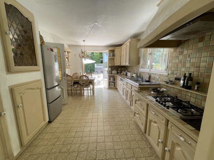 Image No.10-4 Bed House for sale