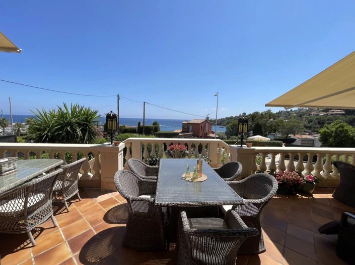 Image No.2-4 Bed House for sale