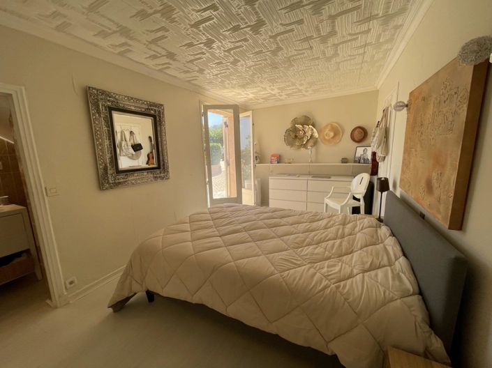 Image No.20-4 Bed House for sale