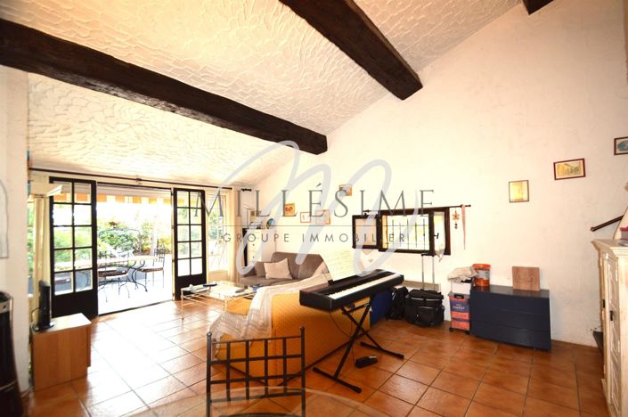 Image No.2-Maison de 1 chambre à vendre à Var