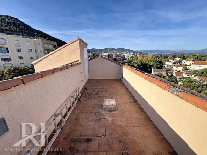 Image No.18-3 Bed Apartment for sale