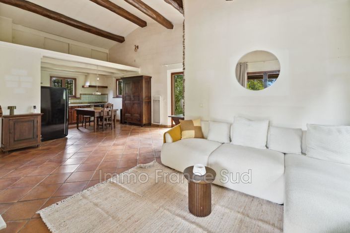 Image No.10-4 Bed House for sale