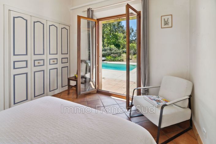 Image No.15-4 Bed House for sale