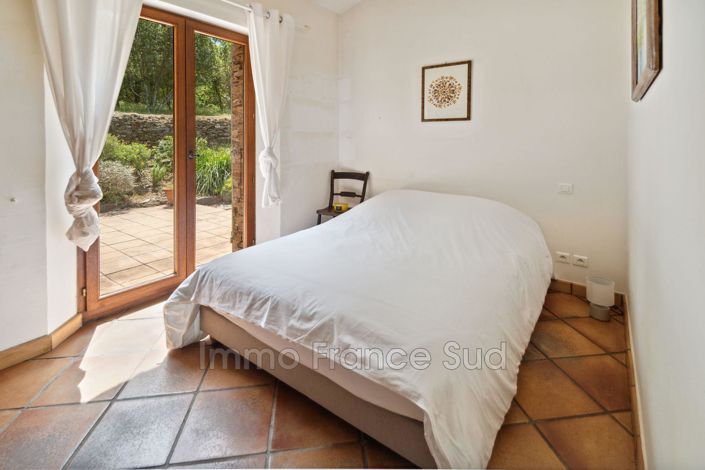 Image No.19-4 Bed House for sale