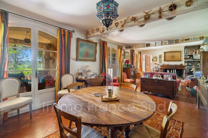 Image No.14-10 Bed House for sale