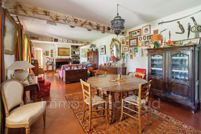 Image No.16-10 Bed House for sale