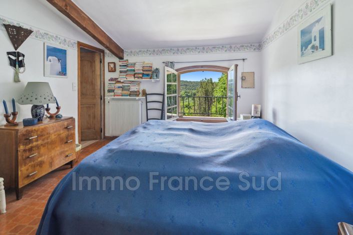 Image No.17-10 Bed House for sale