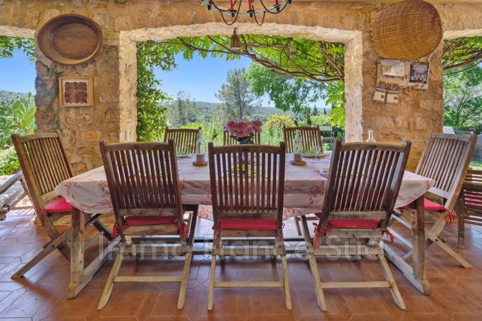 Image No.8-10 Bed House for sale