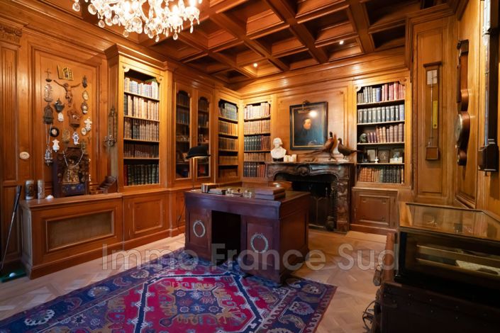 Image No.12-10 Bed House for sale