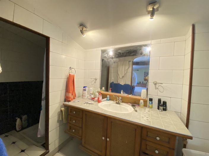 Image No.9-5 Bed House for sale