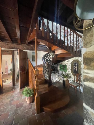 Image No.6-6 Bed House for sale