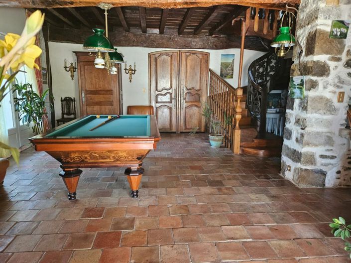 Image No.8-6 Bed House for sale