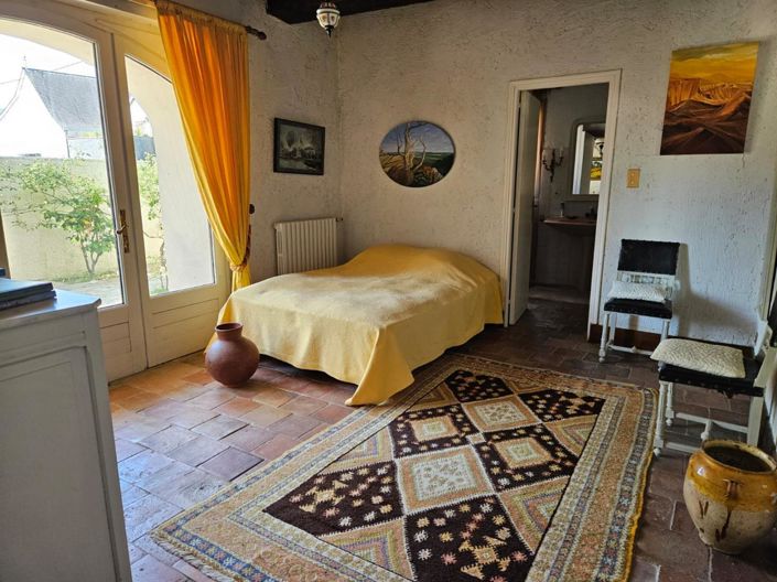 Image No.9-6 Bed House for sale