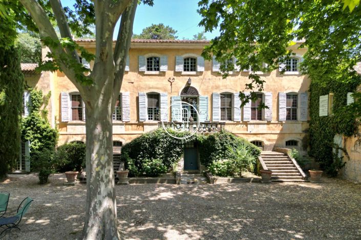 Image No.6-10 Bed House for sale